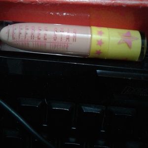 Jeffree Star velour liquid lip nude beach
